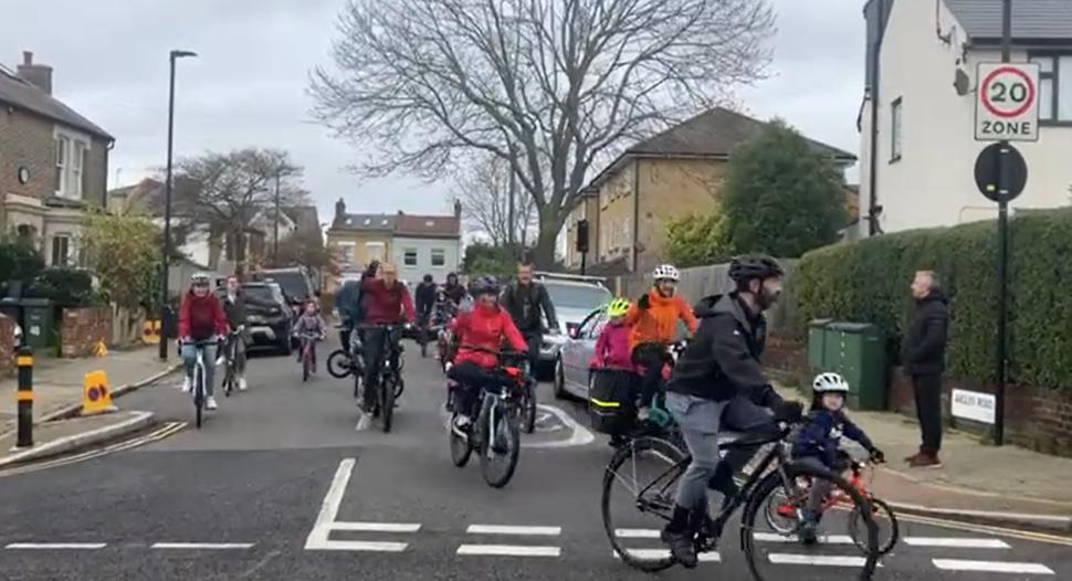 Community bike ride in new London LTN (Liveable Streatham Wells)2