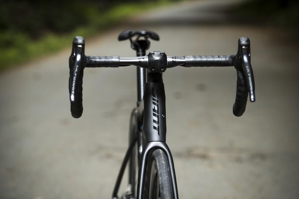 All new Giant Defy launches, featuring D-Fuse handlebar and