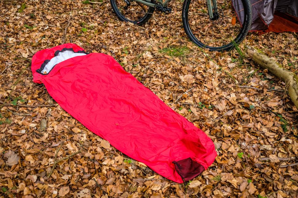 Decathlon - Intro to Bikepacking Sleeping mat bag bivvy-3