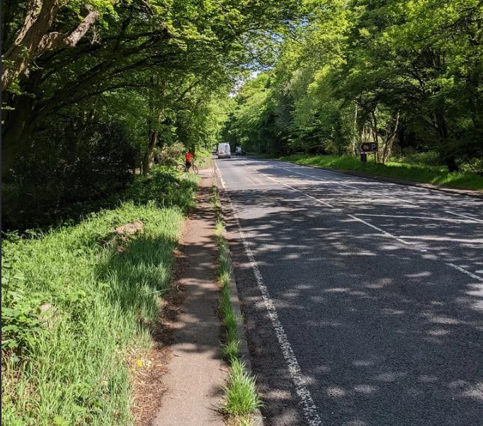 Drawing pins scattered along RideLondon Essex route, Epping New Road (via u megalokarpouzi, Reddit)