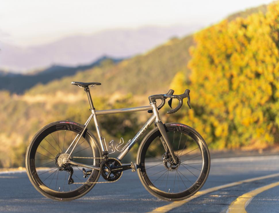 2023 Moots Vamoots CRD titanium lifestyle 2