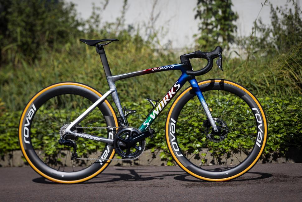 Julian Alaphilippe to debut new custom World Championship Specialized ...