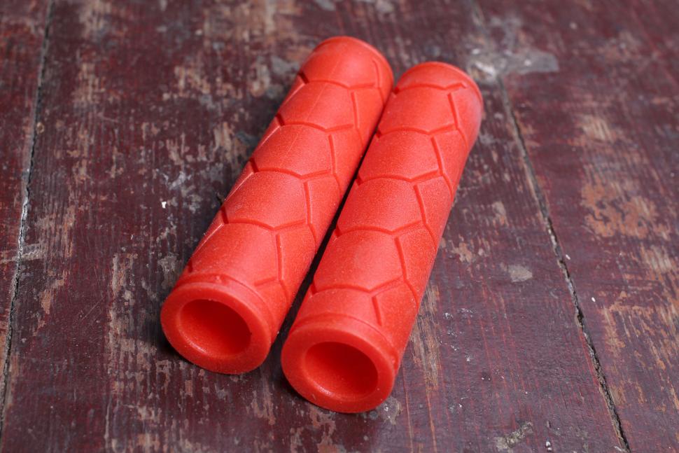 Fabric Silicone Grip - Reviews, Comparisons, Specs - Grips - Vital MTB