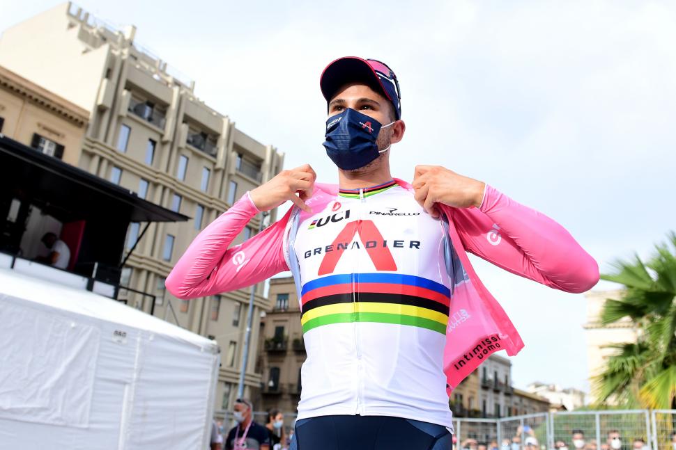 Giro D Italia Stage 1 Filippo Ganna Takes The Maglia Rosa Video Road Cc