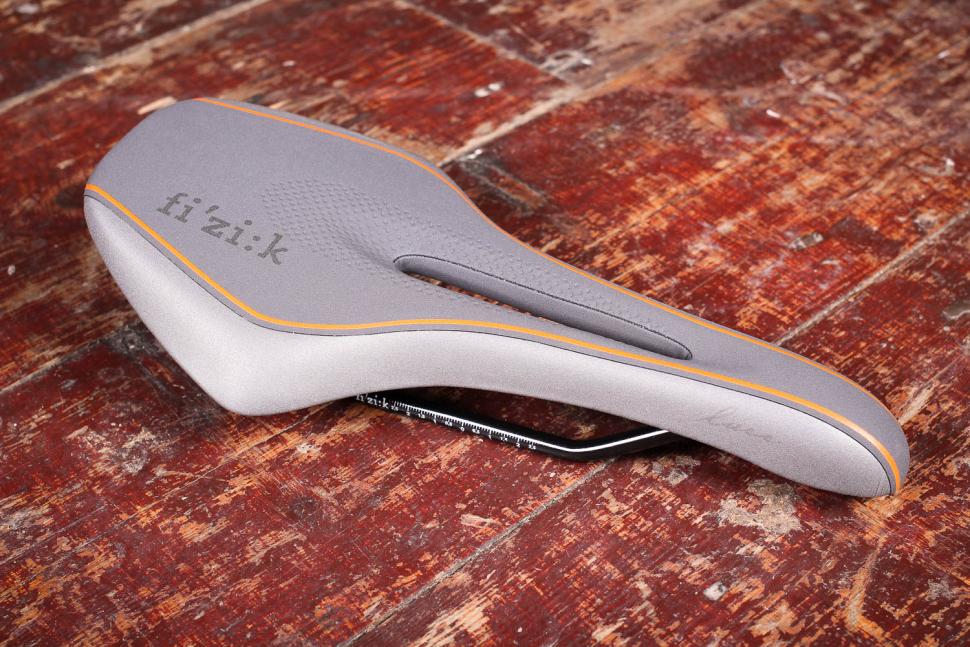 fizik saddles womens