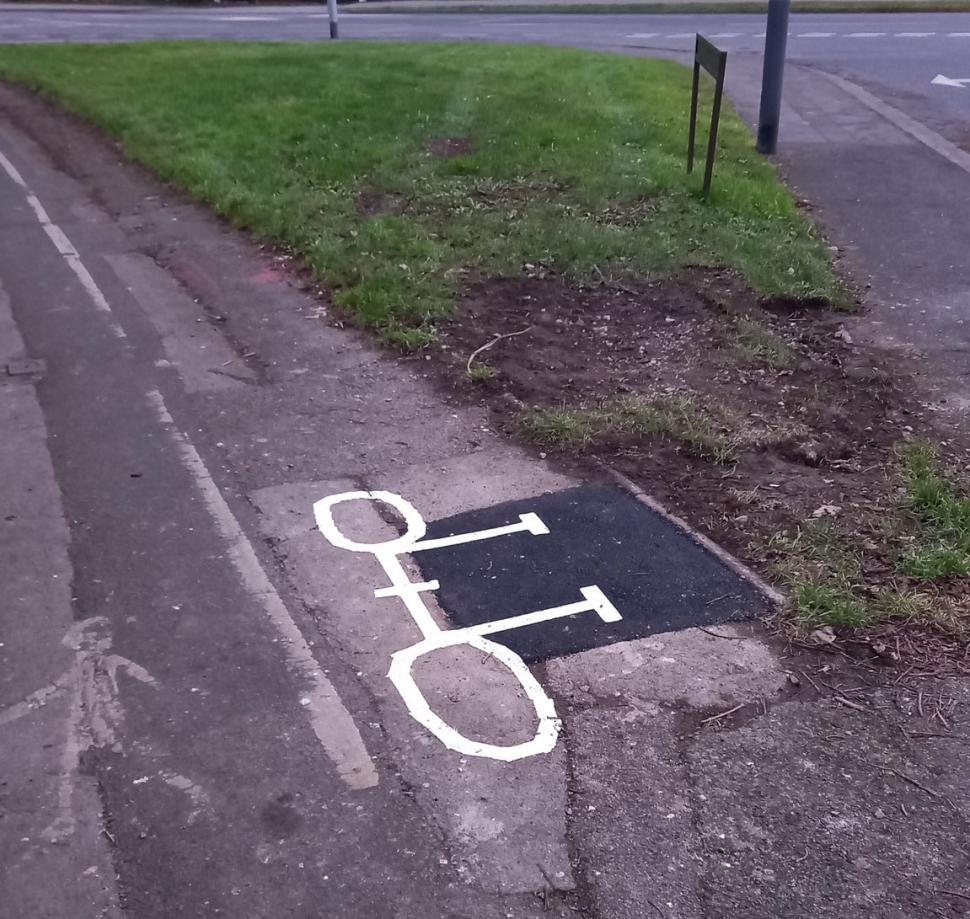 Sad cycle lane (Paul Baker/Twitter)