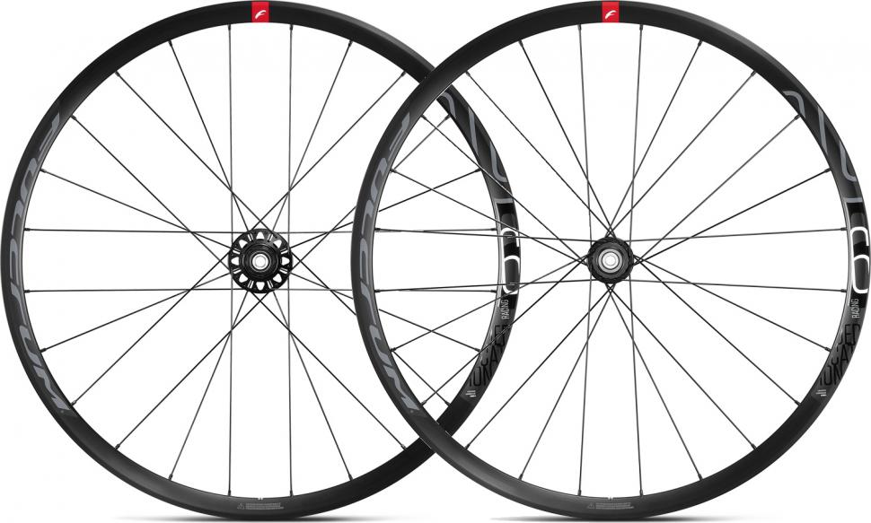 Fulcrum road bike online wheels