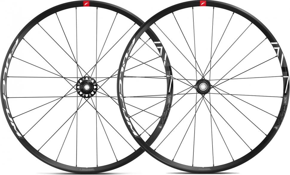Your complete guide to Fulcrum road wheels - get to know their range ...