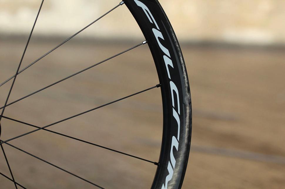 fulcrum racing quattro carbon disc