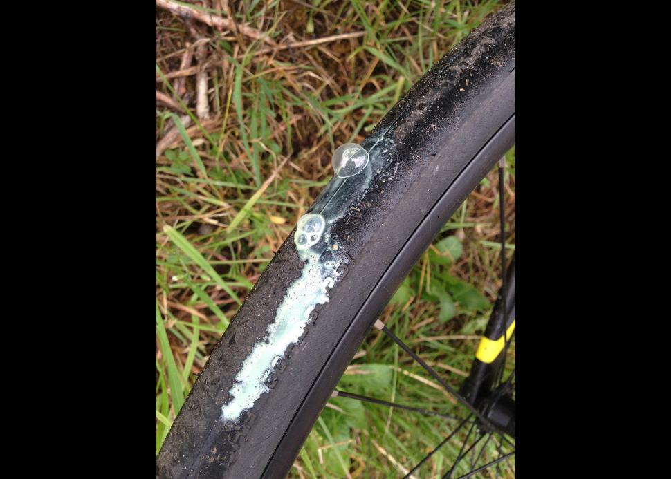 fix tubeless bike tire