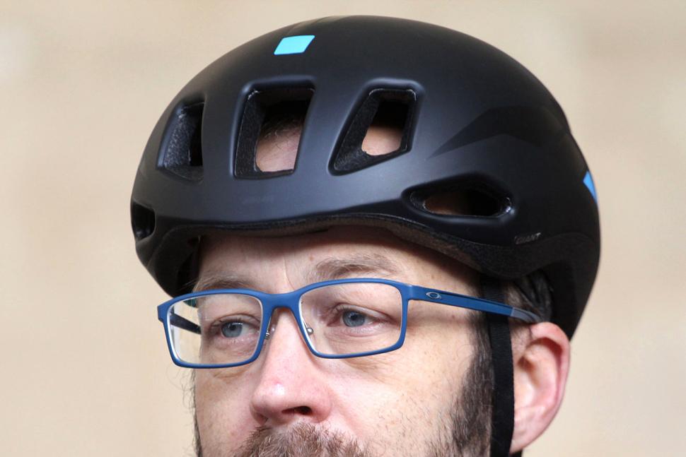 giant rivet road bike helmet