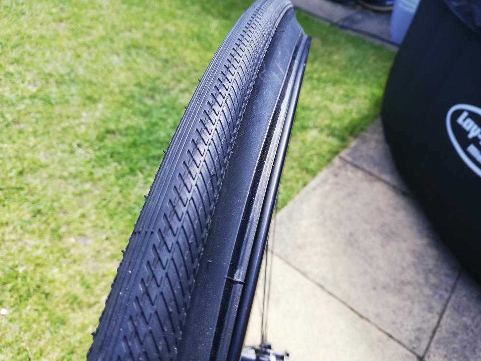 giant tubeless tires