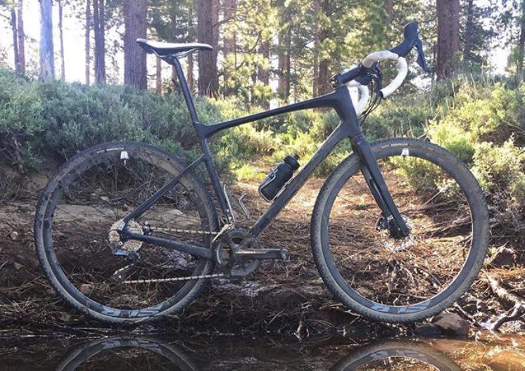 giant gravel bike carbon