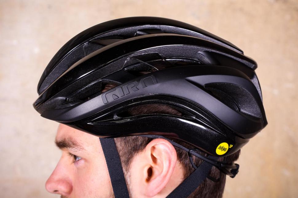 low profile bicycle helmet