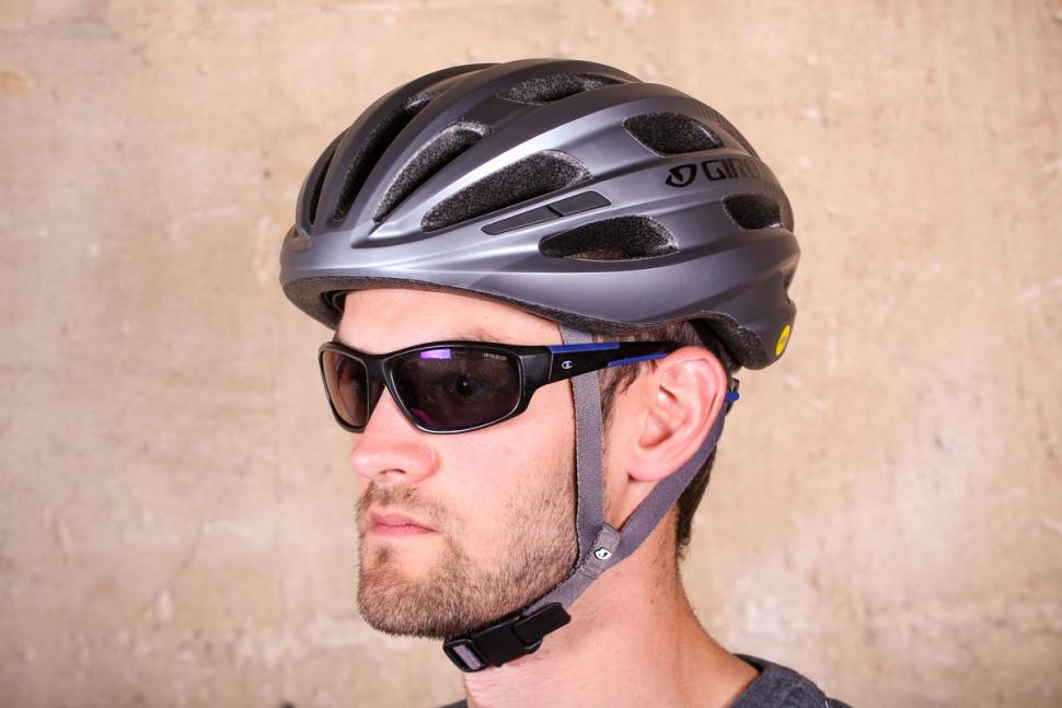 giro syntax mips adult road cycling helmet