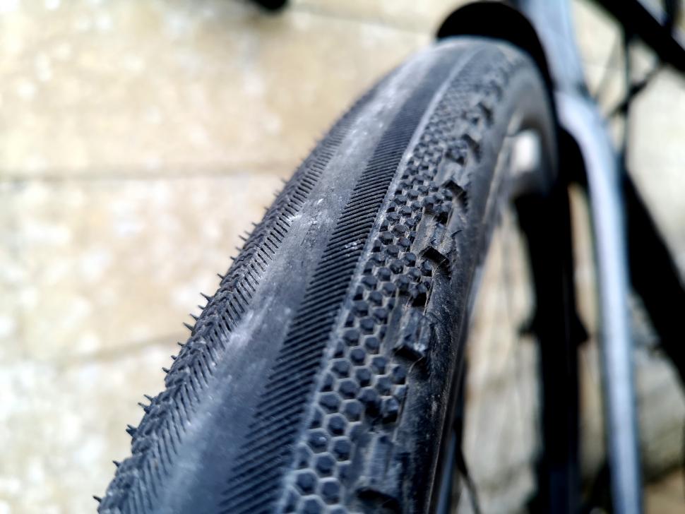 best winter tubeless tyres