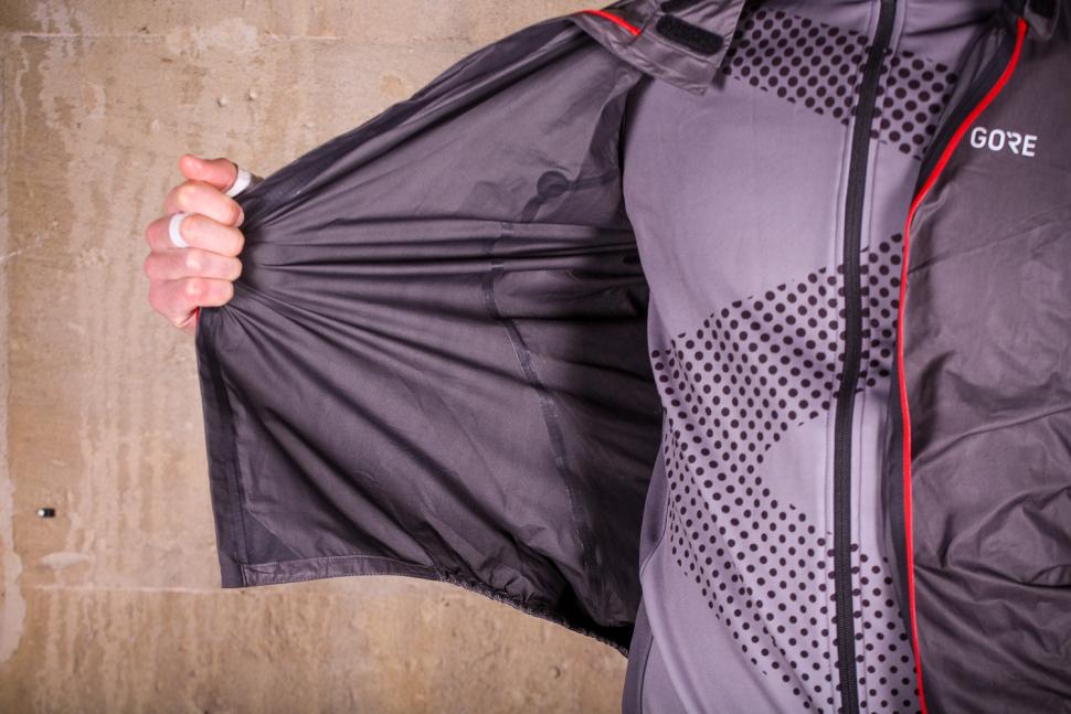 Review: Gore C5 Gore-Tex Shakedry 1985 Viz Jacket | road.cc