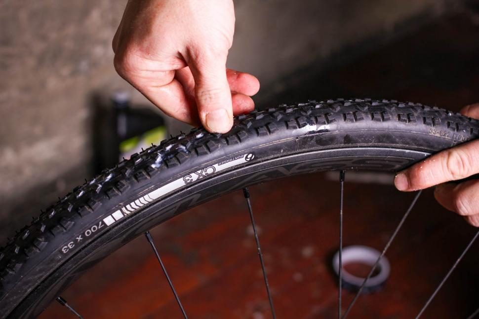 How to fit tubeless tyres: Pro tips for fitting tubeless tyres, road,  gravel and mtb. 