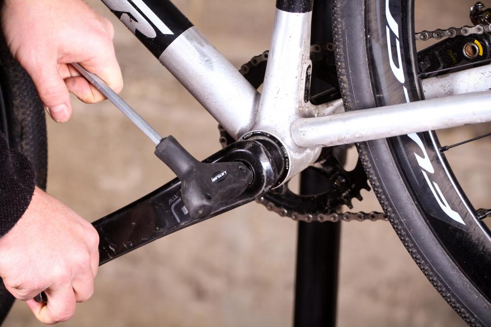 removing bicycle bottom bracket