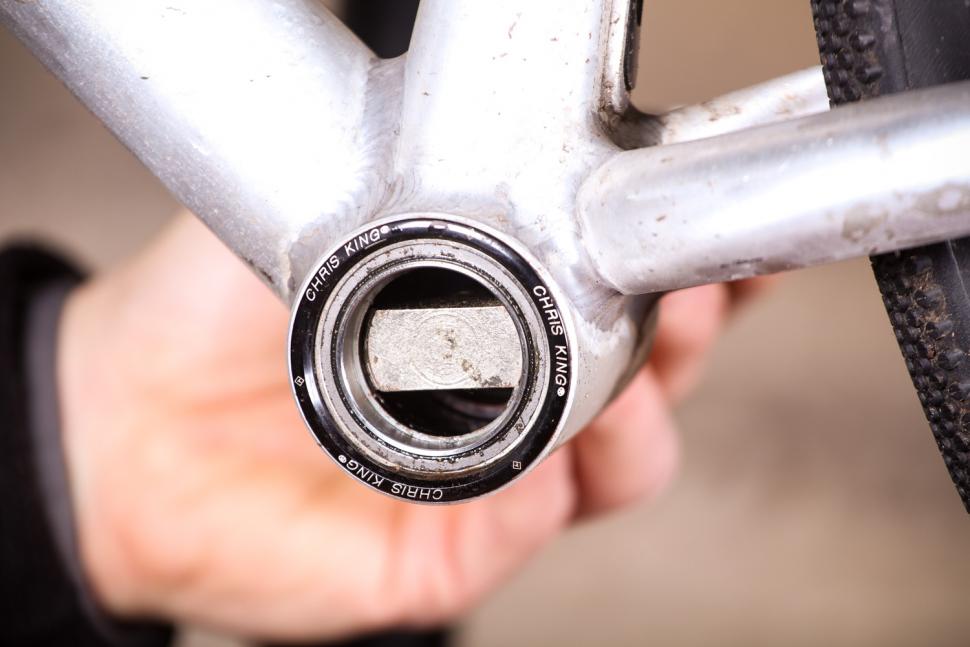 How To Remove & Fit A Press Fit Bottom Bracket On A Road Bike 