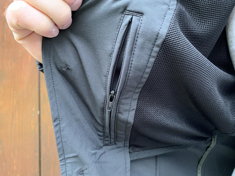 Review: Howies Drizzler Active Blazer | road.cc