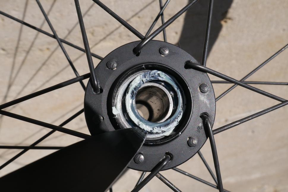 loose hub on bike wheel