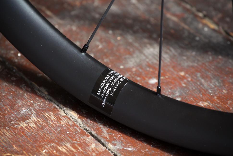 Review: Hunt 30 Carbon Aero Disc Road Wheelset | road.cc