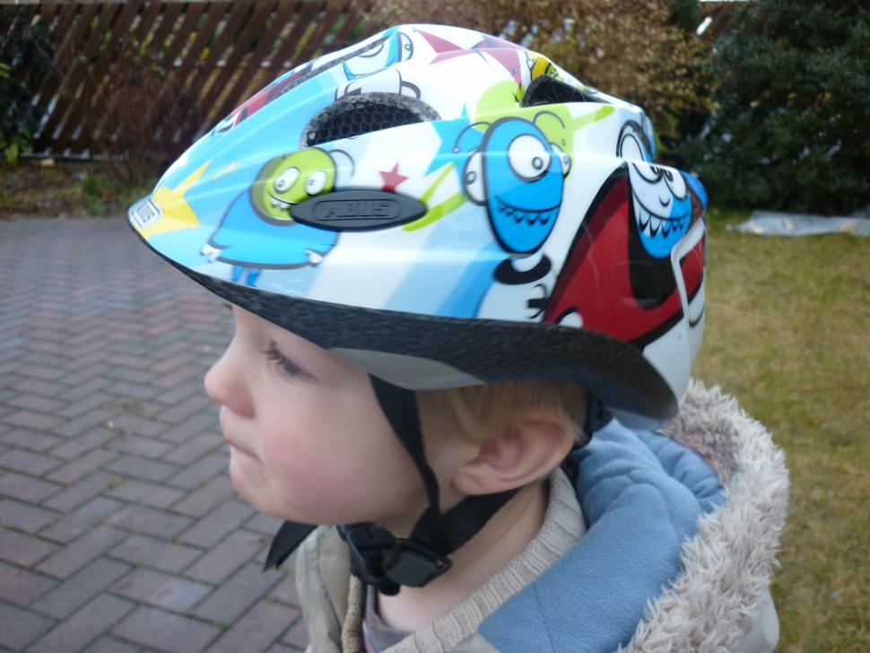 apt Skuespiller Lav et navn Review: Abus Super Chilly kids helmet | road.cc