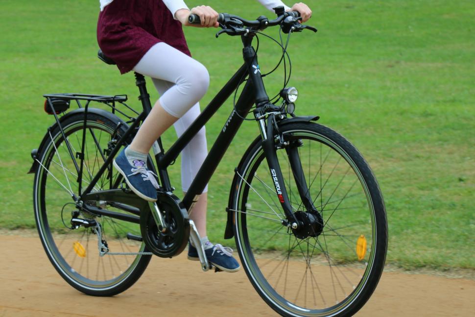 btwin ladies hybrid bike