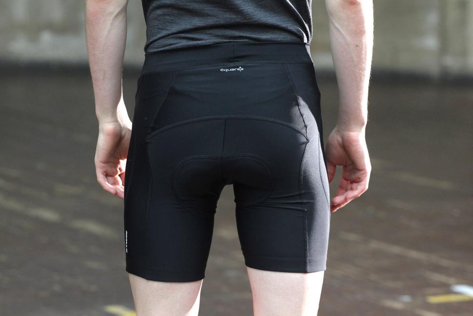 https://cdn.road.cc/sites/default/files/styles/main_width/public/images/BTwin%20700%20Cycling%20Shorts/BTwin%20700%20Cycling%20Shorts%20-%20back.jpg