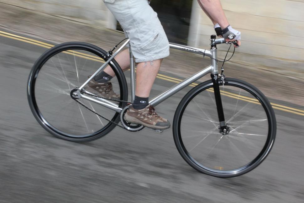 cannondale single speed road bike