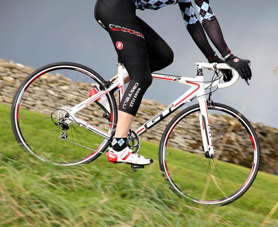 gt series 4 road bike 2010