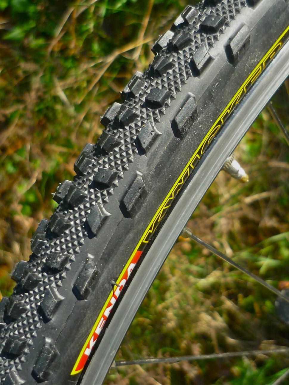 NEW Kenda Kommando 700x35c cyclocross gravel bicycle tire CX clincher 