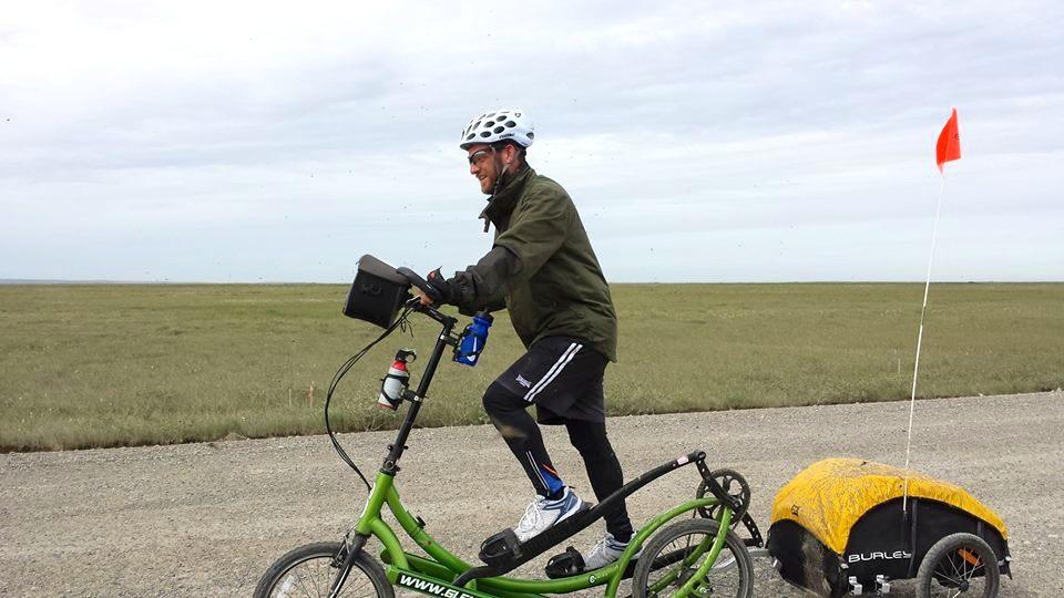 British adventurer takes elliptical route down Australia