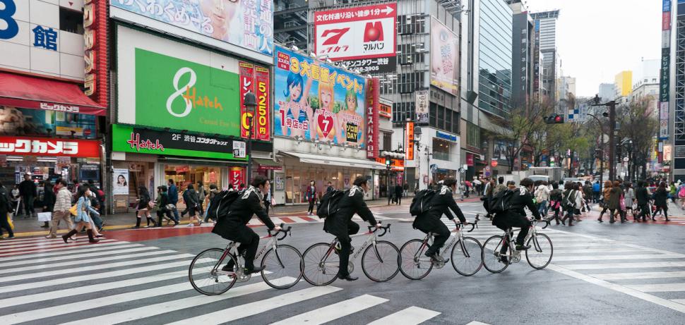 Tokyo cyclists (CC licensed image by neekoh.fi:Flickr)