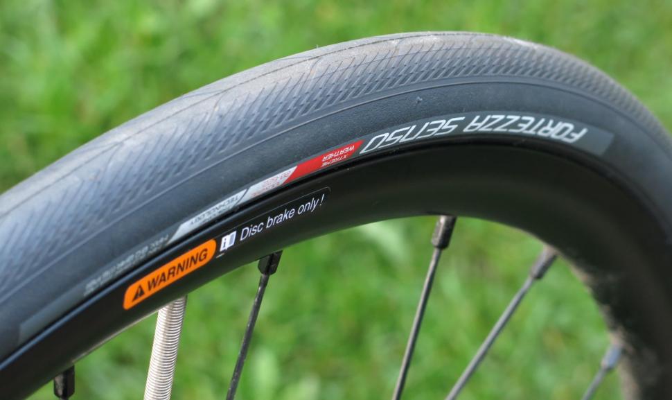 puncture resistant bike tyres 700c