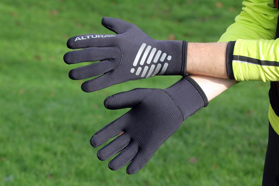 best cycling gloves for raynaud's