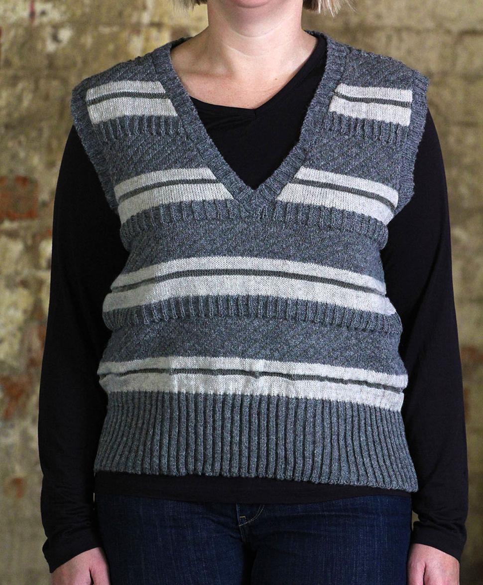 How to knitting a v-neck Vest/Inner for ladies tutorial 