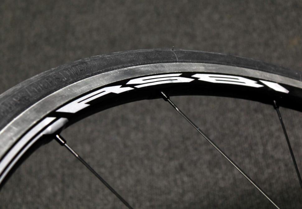 Shimano show off 1,100g carbon tubular wheelset, plus the successor to ...
