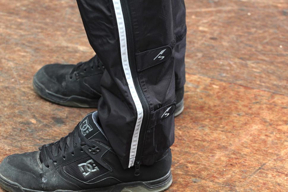 Showers Pass Transit Pant - Waterproof and Breathable : :  Fashion