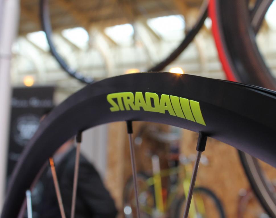 strada bike wheels