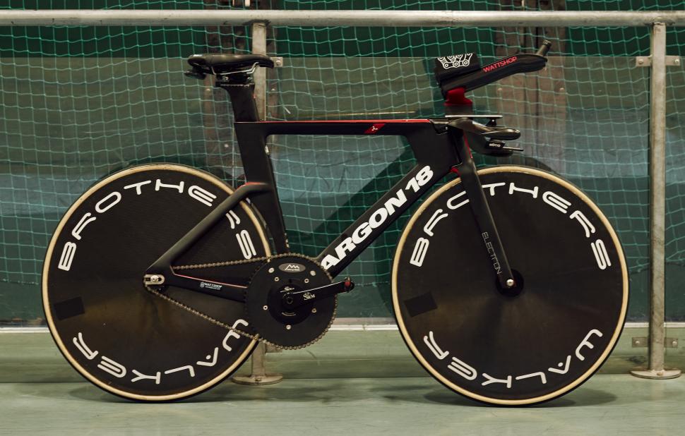 Joss Lowden’s Hour Record-breaking Argon 18 bike and Le Col kit | road.cc