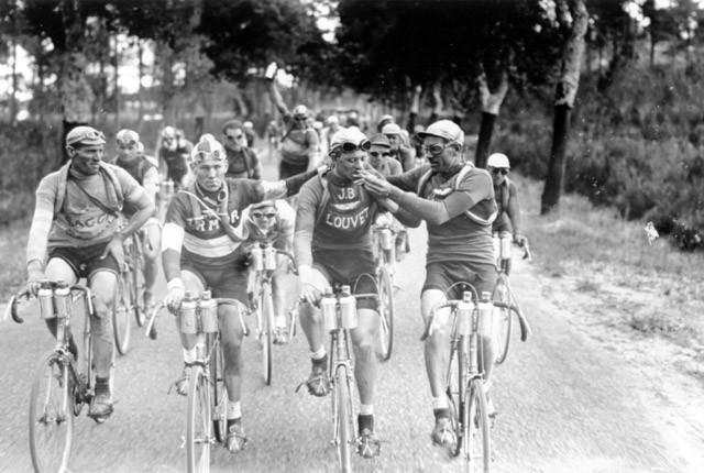 Julien Vervaecke and Maurice Geldhof smoking at the Tour de France (unknown source)