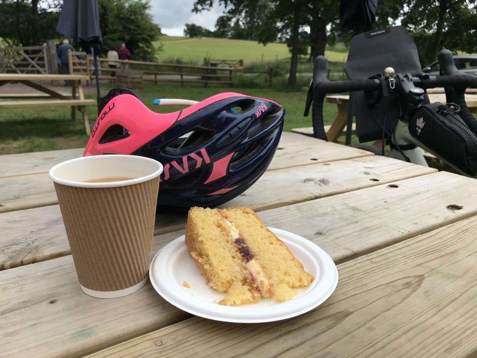 komoot coffee ride Lara Dunn - Good home baked cake and tea at the Woodshed