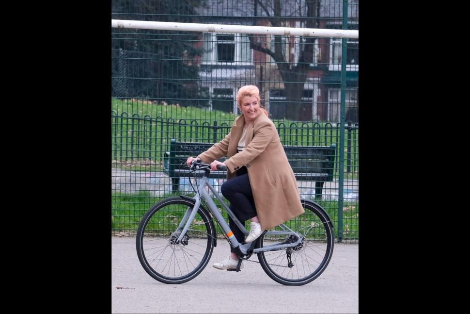 Labour’s shadow secretary for transport rides a bike and offers support for cycling infrastructure… gets accused of photo-op (and for riding without helmet); Eden Hazard climbs Mont Ventoux; Chris Froome denies team power struggle + more on the live blog