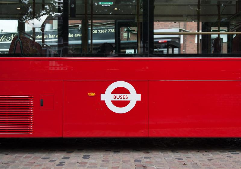 London Bus roundel (licensed CC BY-SA 3.0 by Tom Page on Flickr)