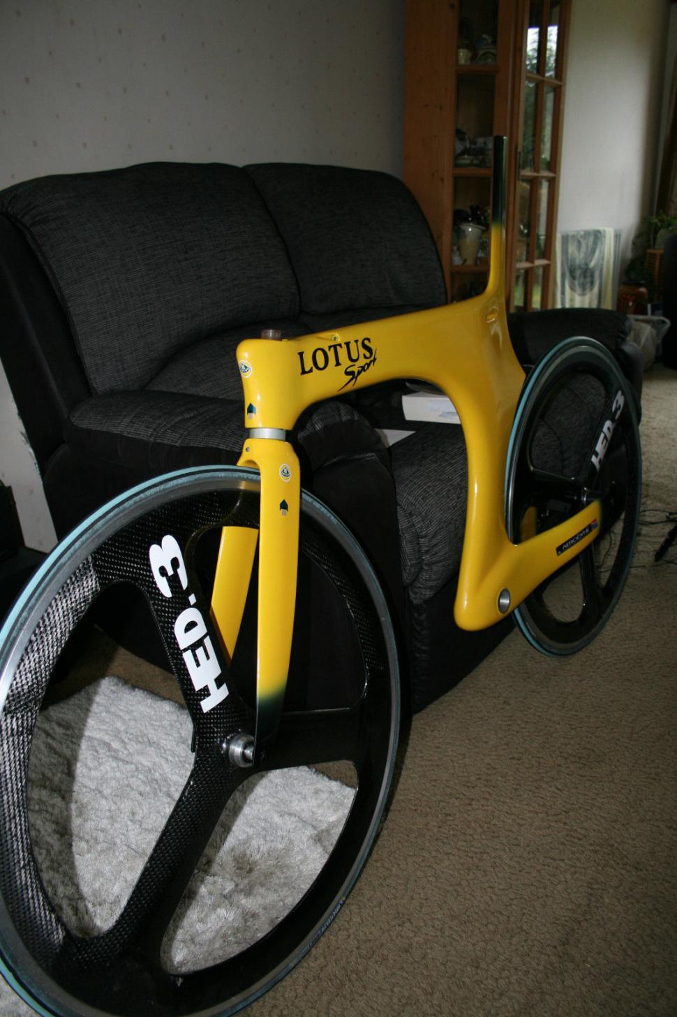 lotus road bike