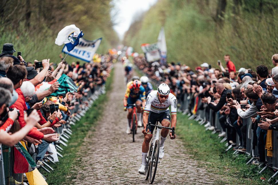 Matthieu van der Poel at Paris Roubaix 2024 (Zac Williams/SWpix.com)