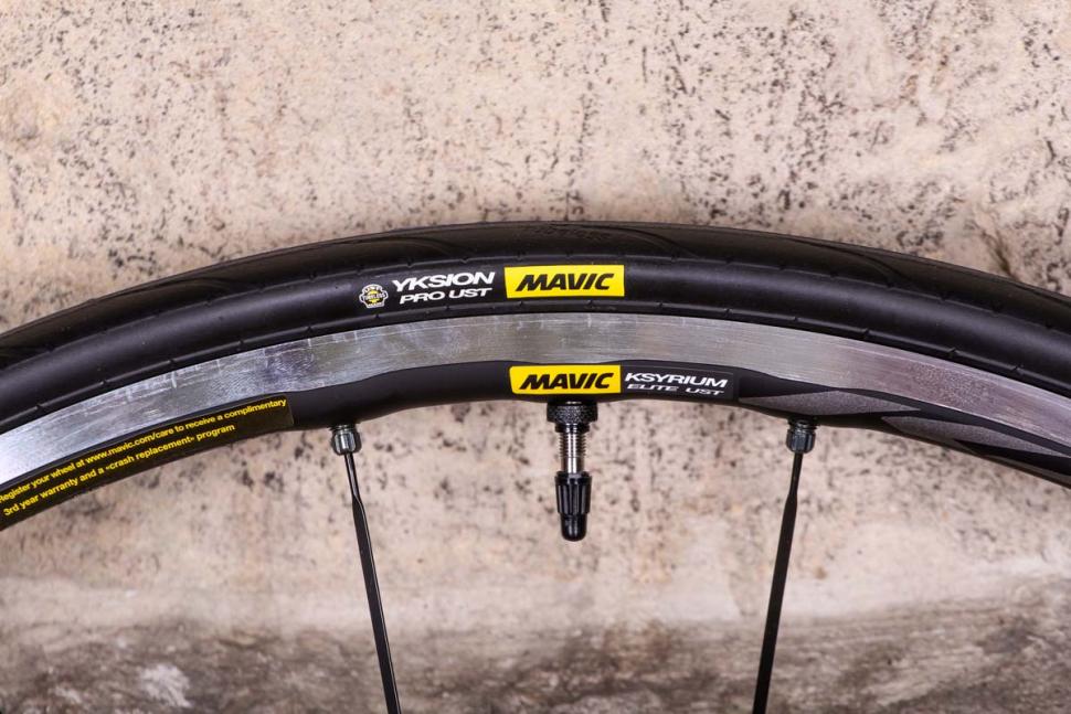 mavic aksium tyres