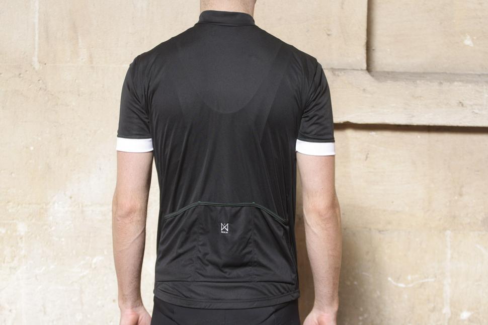 Review: Merlin Core Short Sleeved Cycling Jersey | road.cc
